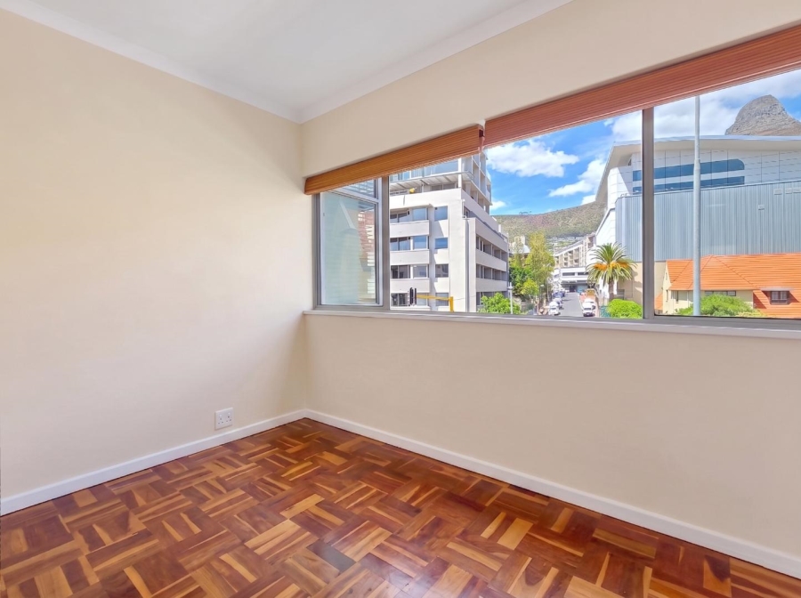 To Let 1 Bedroom Property for Rent in Sea Point Western Cape